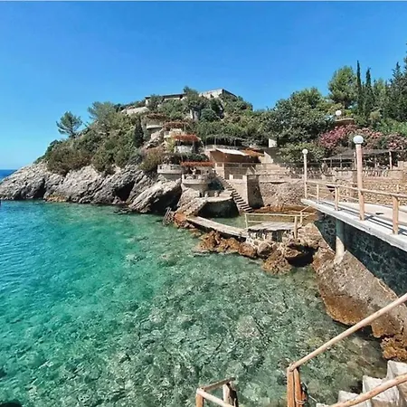 Brownie House Himare